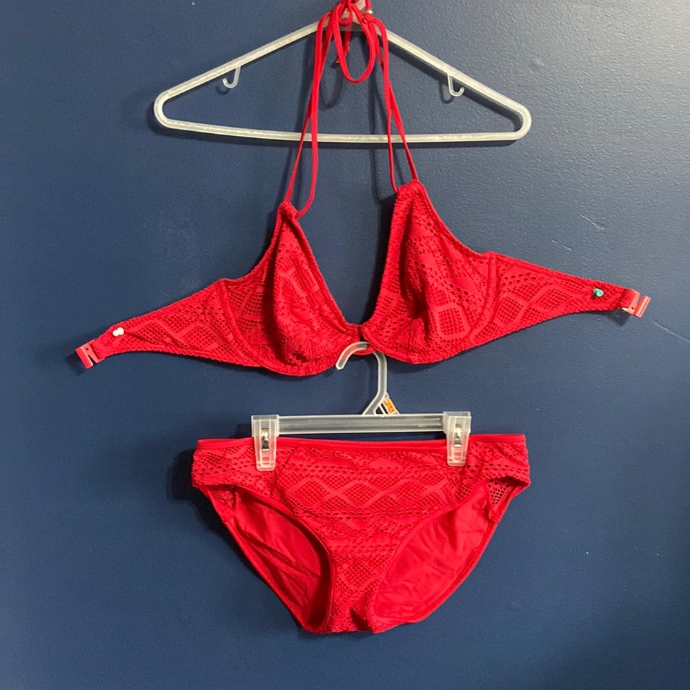 I’m selling a Freya two price bathing suit! It’s super cute just doesn’t fit me